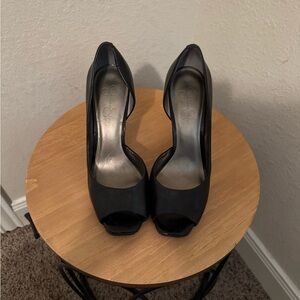 Jessica Simpson Black Heels Classic Design
